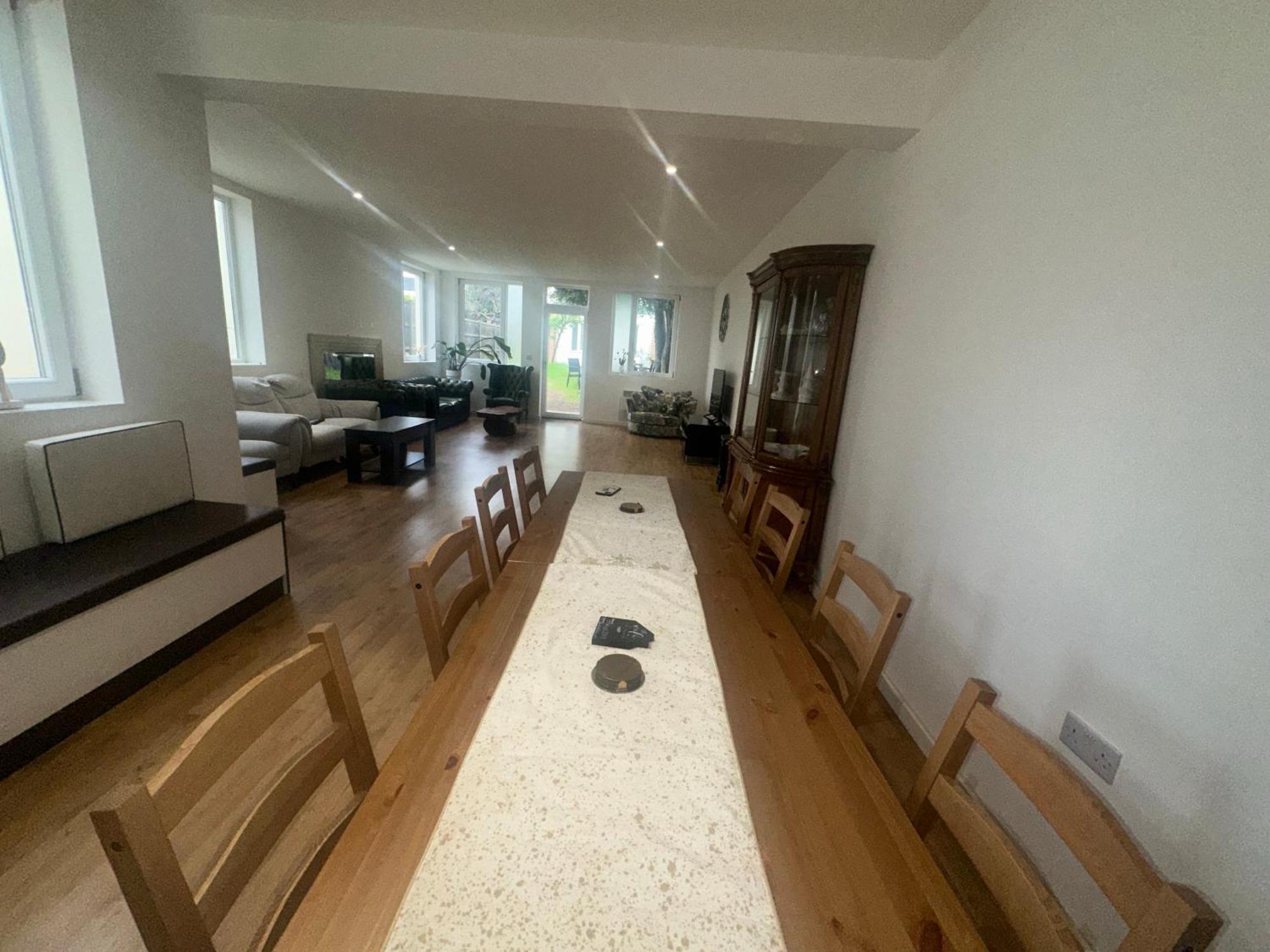 North London A Spacious 7 Bedroom House Accommodating Up To 18 People Complete With Own Gym And Table Tennis 外观 照片