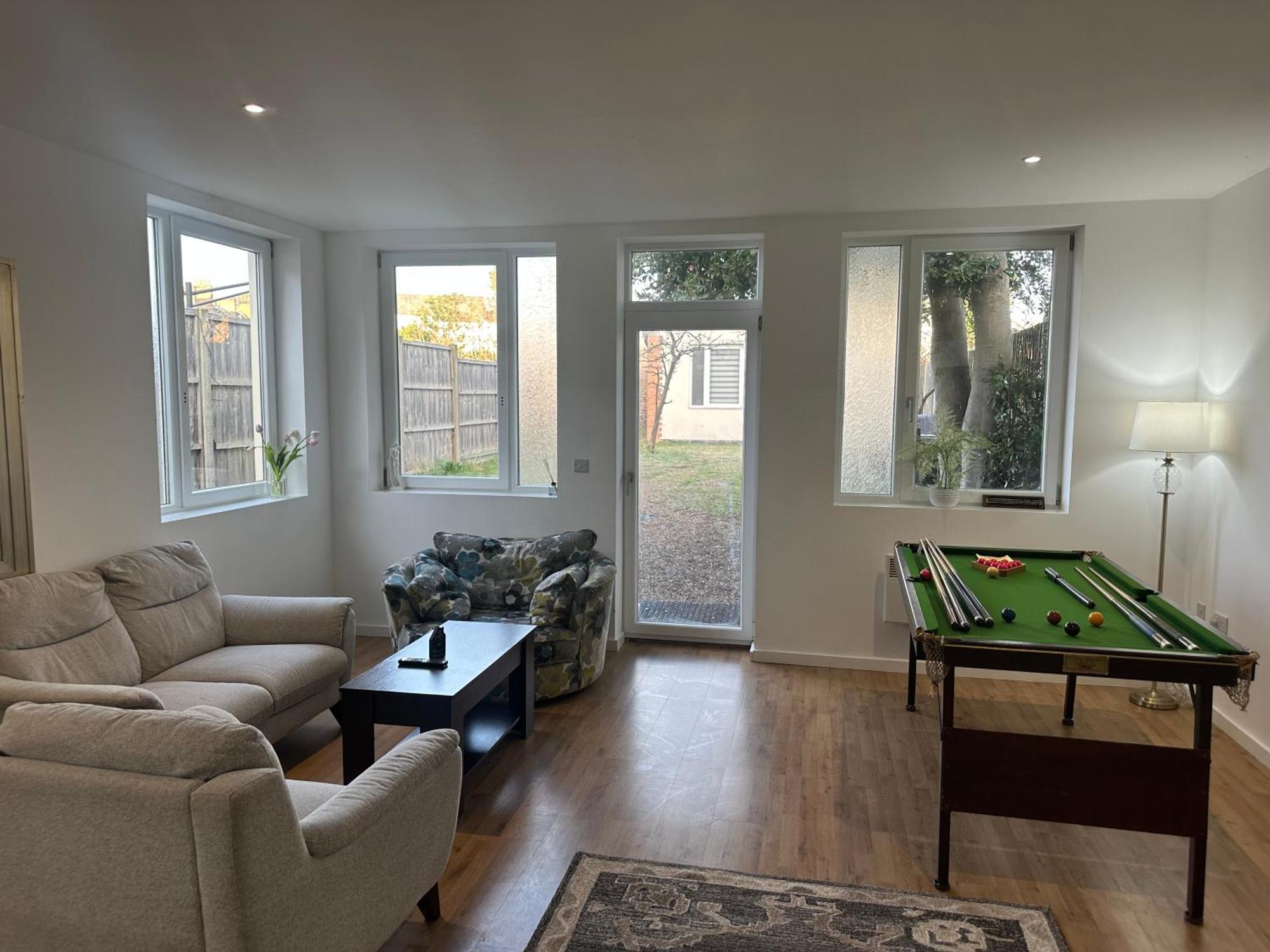 North London A Spacious 7 Bedroom House Accommodating Up To 18 People Complete With Own Gym And Table Tennis 外观 照片